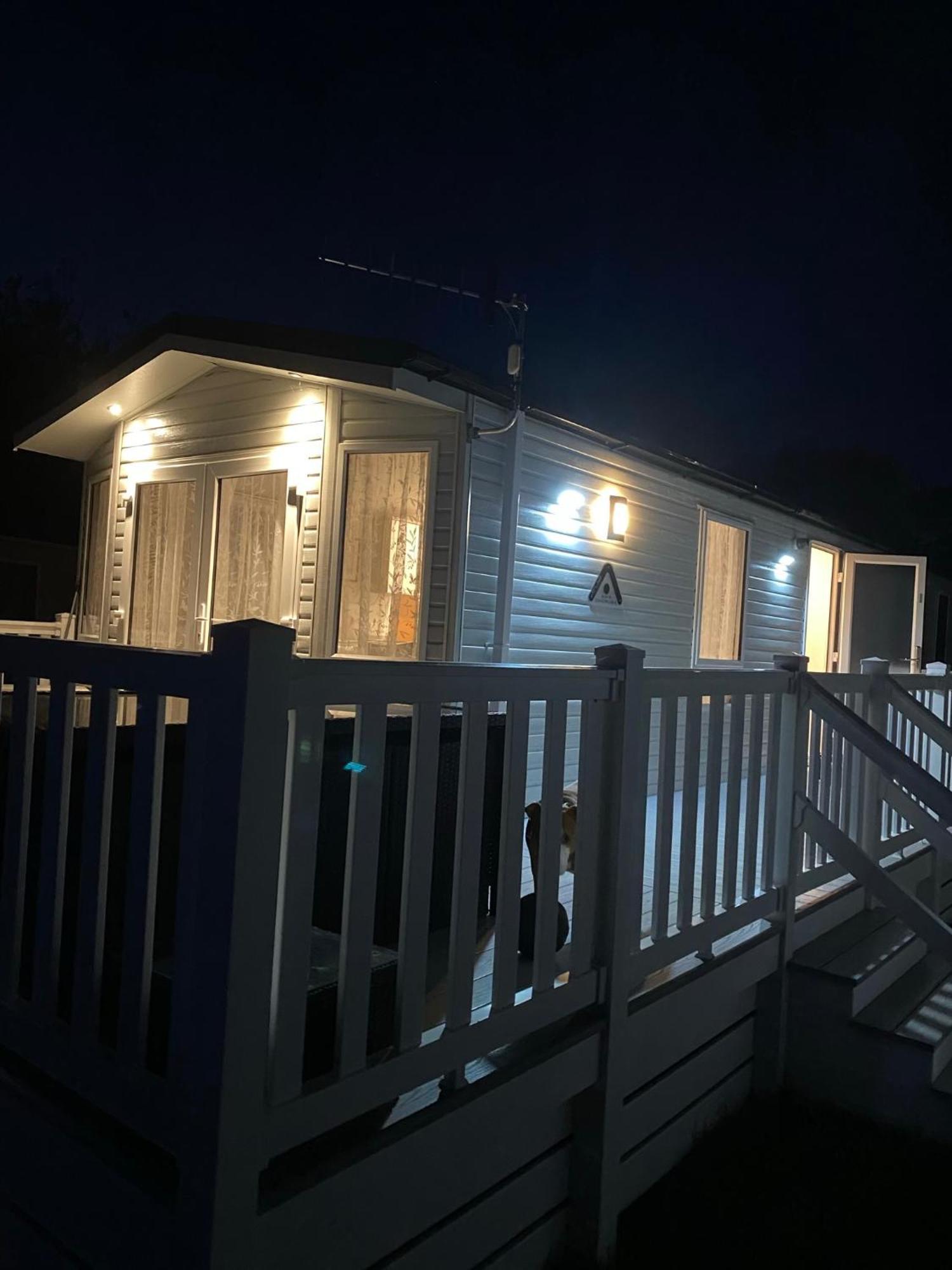 The Willows Selsey Extérieur photo